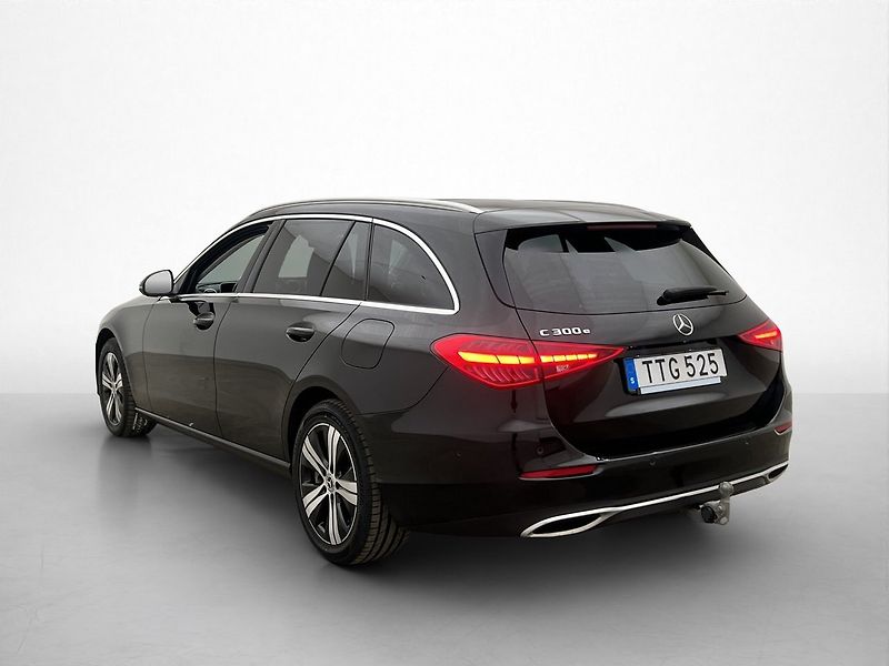 Mercedes-Benz Třídy C 300e Avantgarde Kamera Tažné - fotka 8 z 32