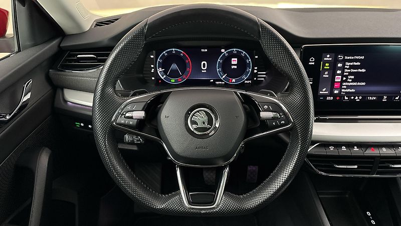 Škoda Octavia 2.0 TDI DSG Style Combi - fotka 9 z 25