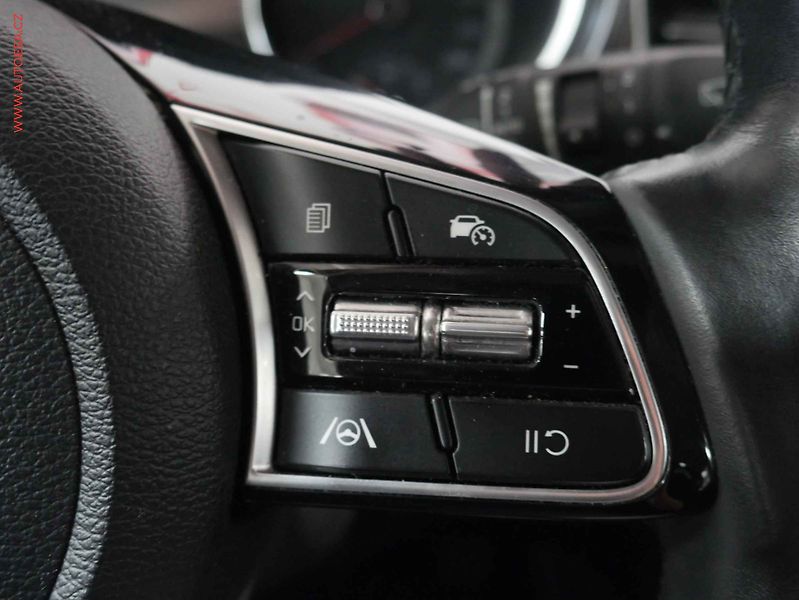 Kia Ceed (2023) 1.5 T- GDi, ČR, AC, kamera - fotka 15 z 21