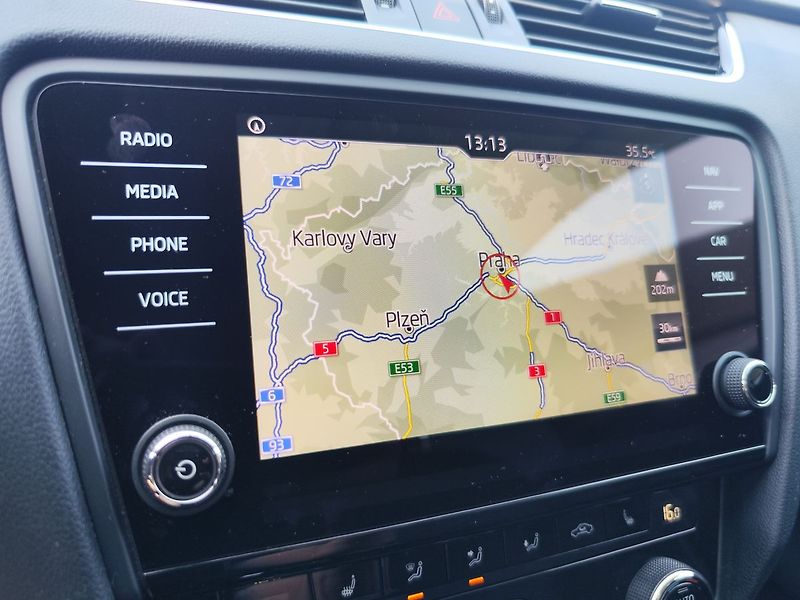 Škoda Octavia 2.0 TDI/110kW Style 4x4 - fotka 19 z 31