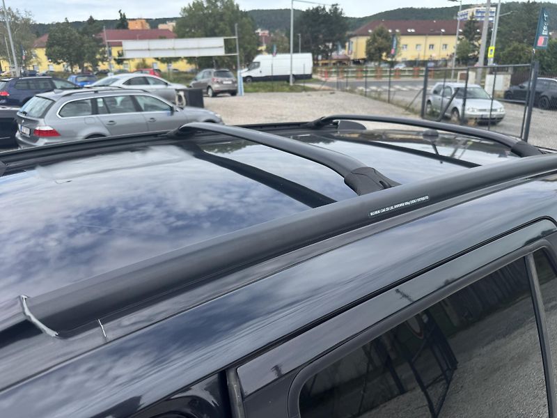 Hyundai Santa Fe (2006) 2.2CRDi,7SEDAČEK - fotka 34 z 39