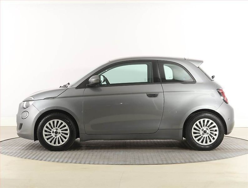 Fiat 500e (2023) 42 kWh, SoH 95%, digi klima - fotka 3 z 21
