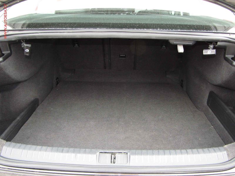 Volkswagen Passat (2018) 2.0TDi - fotka 7 z 19