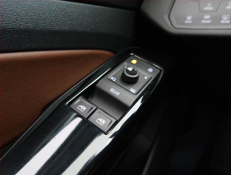 Volkswagen ID.4 (2021) Pro Perf. (82 kWh), SoH 93% - fotka 18 z 26
