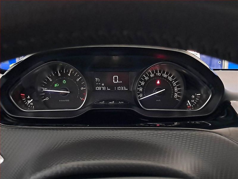 Peugeot 2008 (2019) 1.2 PureTech, ČR,1.maj - fotka 11 z 16