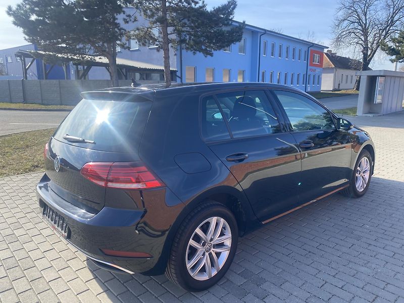 Volkswagen Golf 1.6TDi,PLNÁ VÝB.SUPER STAV!! - fotka 5 z 48