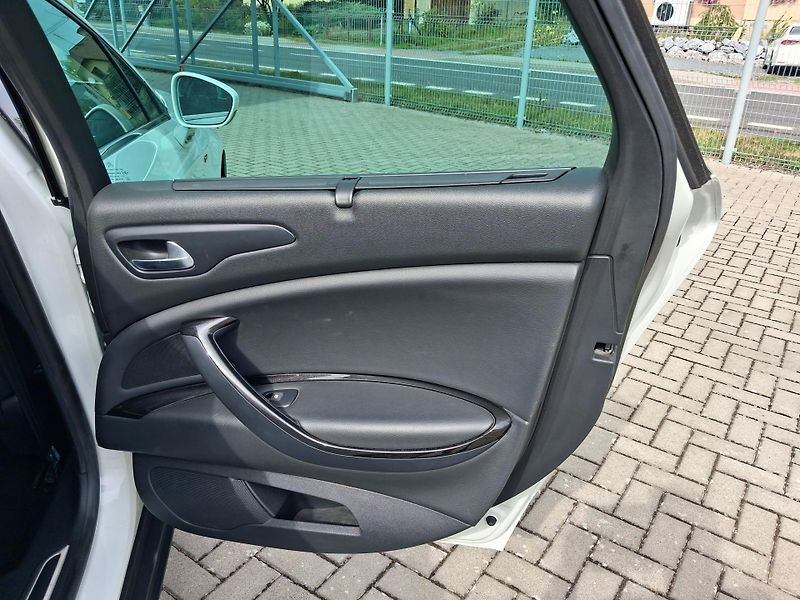 Citroën C5 (2016) 2,0HDi EXCLUSIVE TOP VÝBAVA ! - fotka 24 z 52