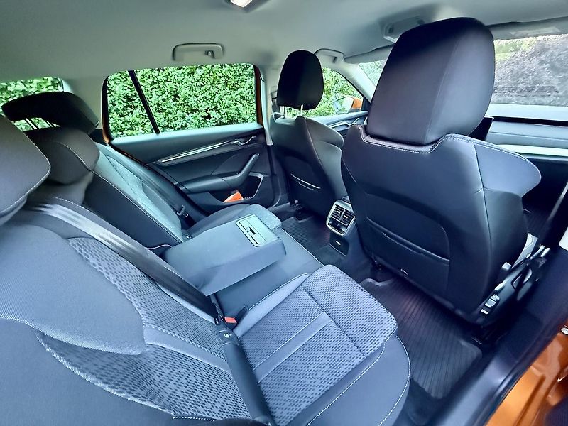 Škoda Octavia (2022) 1.4TSi iV 150kW STYLE TAŽNÉ ČR - fotka 10 z 20