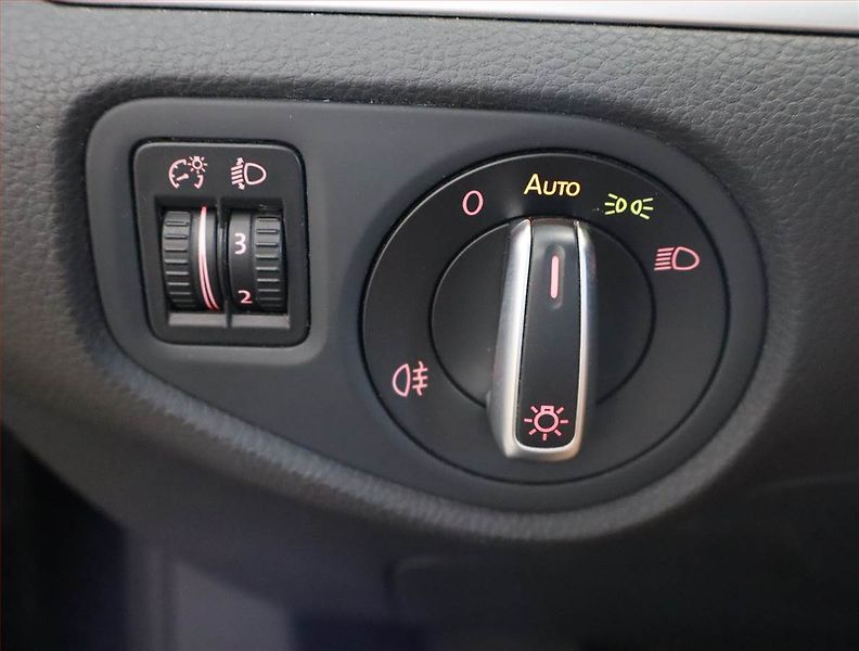 Volkswagen Sharan (2011) 2.0 TDI, Serv.kniha, Tempomat - fotka 18 z 20
