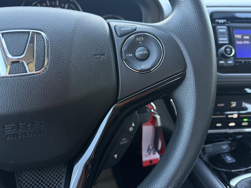 Honda HR-V 1.5 i-VTEC Comfort - fotka 17 z 21