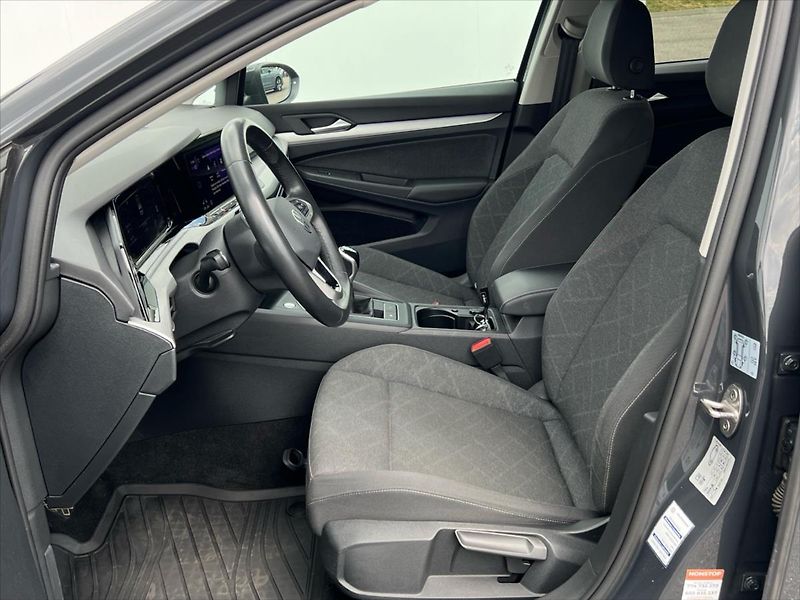 Volkswagen Golf 1,5 TSi 96kW LIFE  8 - fotka 11 z 23