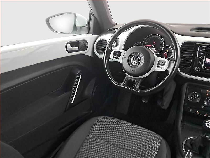 Volkswagen Beetle (2015) 2.0 TDI, Navi, Tempomat - fotka 7 z 19