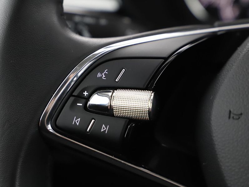 Škoda Fabia 1,0TSi 70kW AMBITION PLUS - fotka 19 z 26