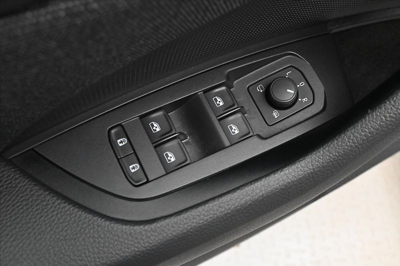 Škoda Kodiaq 2,0 TDI 142 kW Selection 4x4 T - fotka 25 z 31
