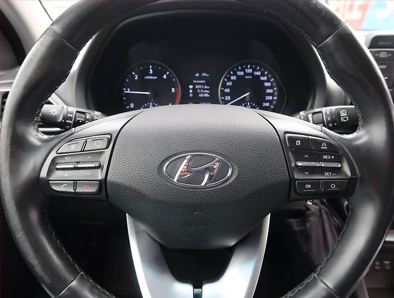 Hyundai i30 (2018) 1.6 CRDi, Tempomat - fotka 15 z 19
