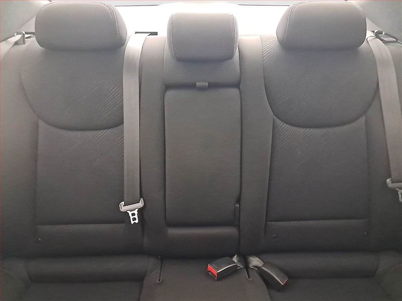 Hyundai Elantra (2012) 1.6, Tempomat, Park. senzory - fotka 10 z 20
