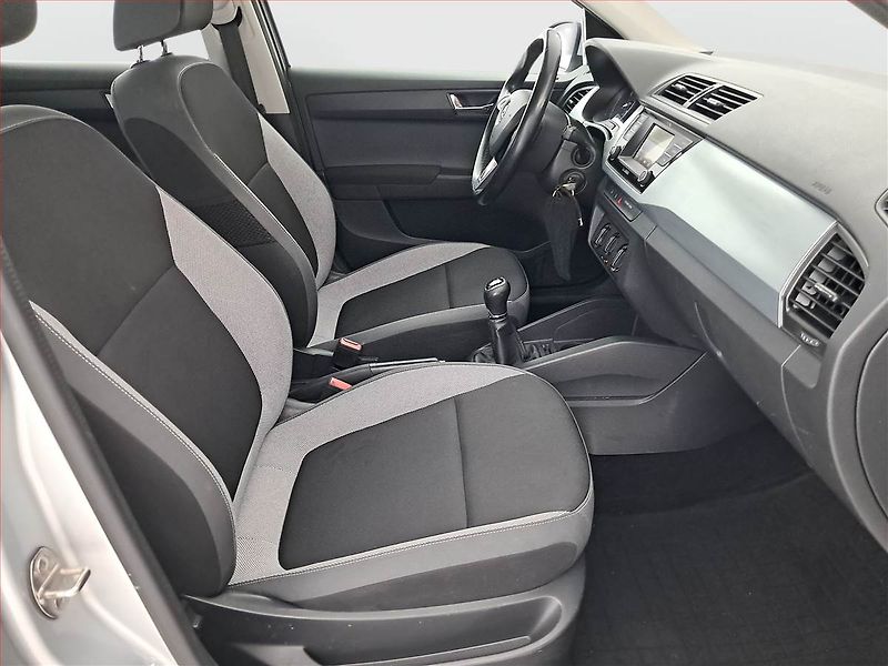 Škoda Fabia (2015) 1.2 TSI - fotka 9 z 16