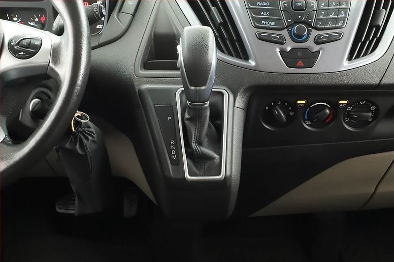 Ford Tourneo Custom (2017) Titanium 2.0 EcoBlue, DPH - fotka 12 z 18