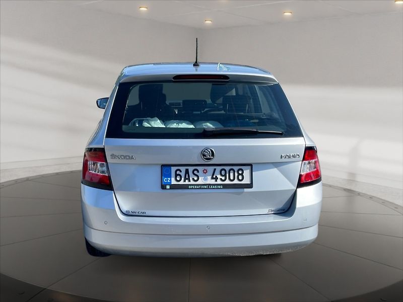 Škoda Fabia 1,0 TSI Ambition - fotka 5 z 11