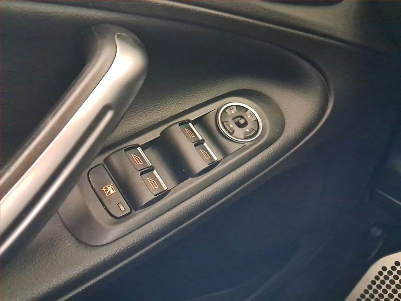 Ford S-MAX (2009) Titanium 2.2 TDCi, 7 míst - fotka 21 z 21