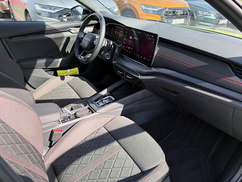 Škoda Octavia RS TSi 195/2.0 A7F - fotka 12 z 22