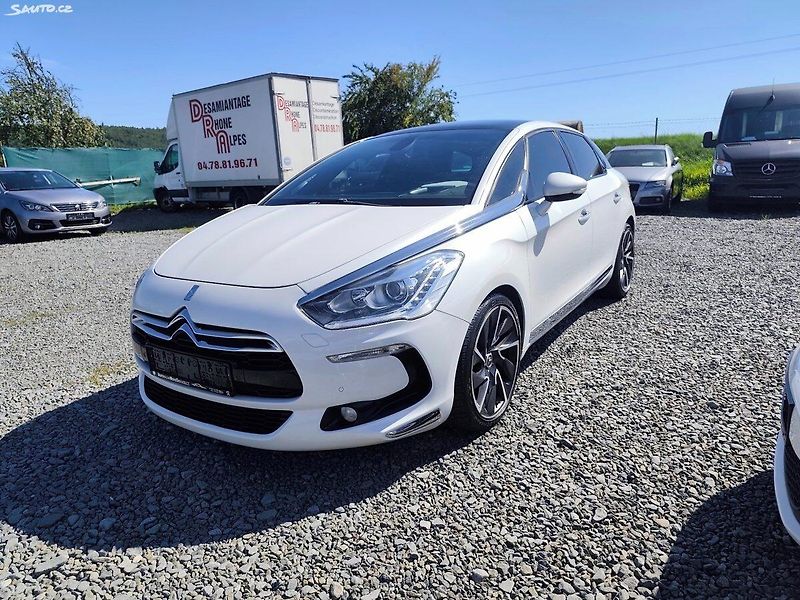 Citroën DS5 (2012) - fotka 1 z 34