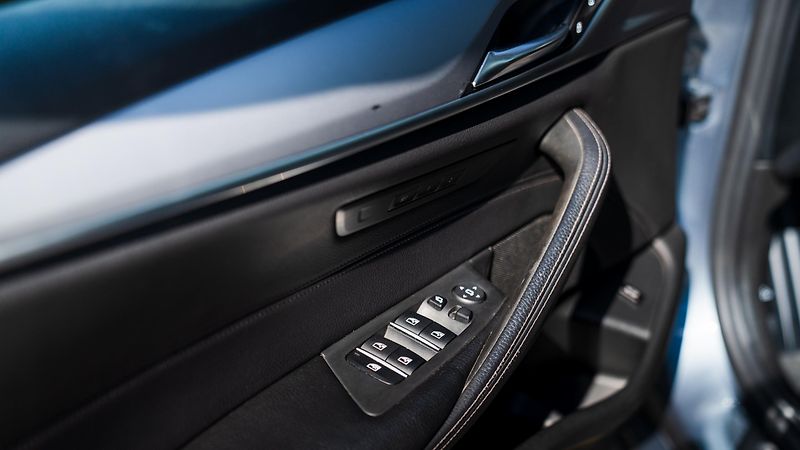 BMW Řada 5 (2017) BMW 520d xDrive Limousine - fotka 26 z 43