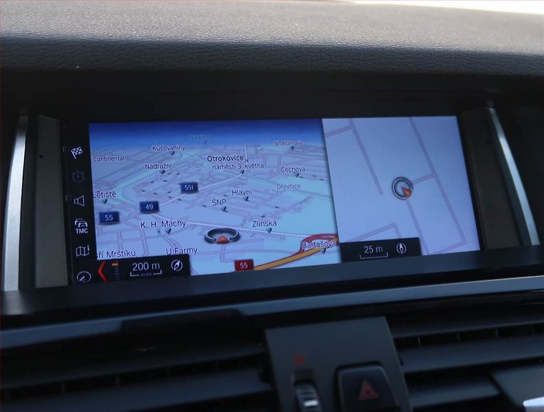 BMW X4 (2018) M Sport xDrive30d, 4X4 - fotka 16 z 20