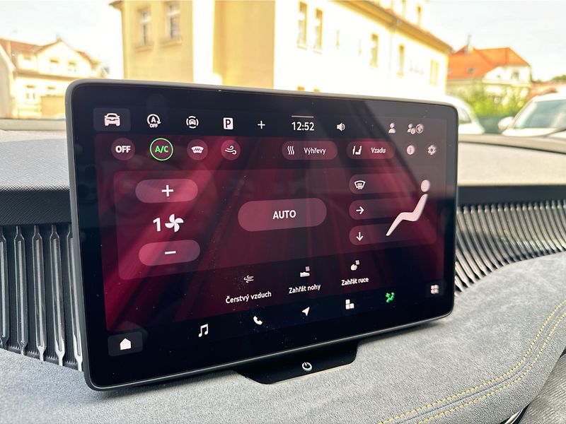 Škoda Superb combi selection 110 kW DSG TDI - fotka 24 z 24