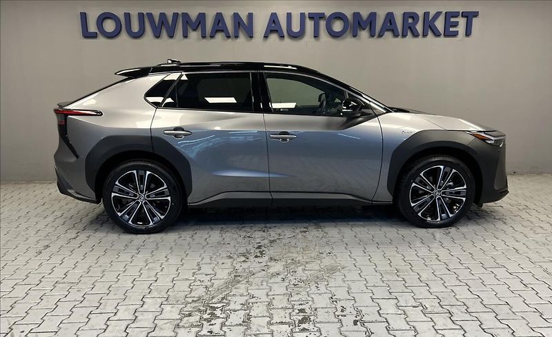 Toyota bZ4X Executive AWD - fotka 18 z 18