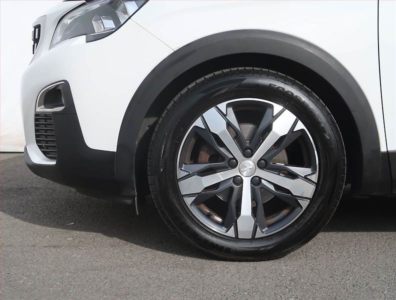 Peugeot 3008 (2020) 1.2 PureTech, Serv.kniha - fotka 14 z 22