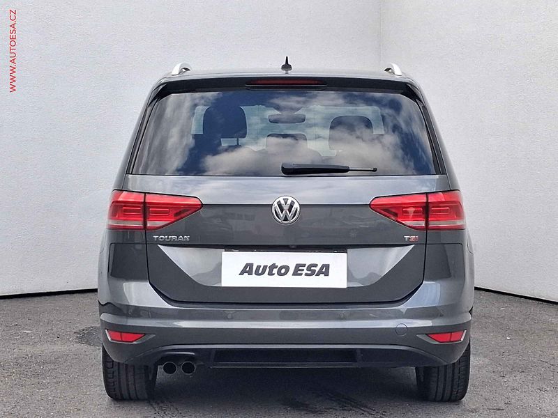 Volkswagen Touran (2017) 1.4 TSi, Highline, LED, TZ - fotka 5 z 20