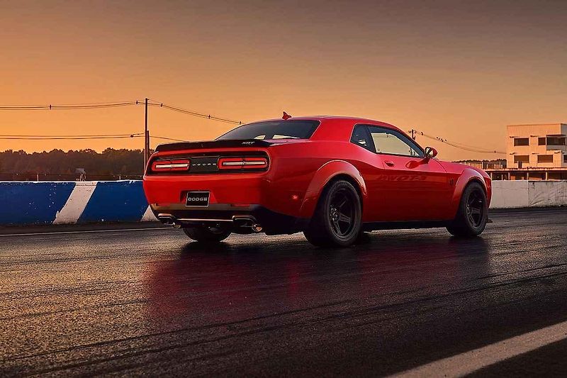 Dodge Challenger SRT Demon.