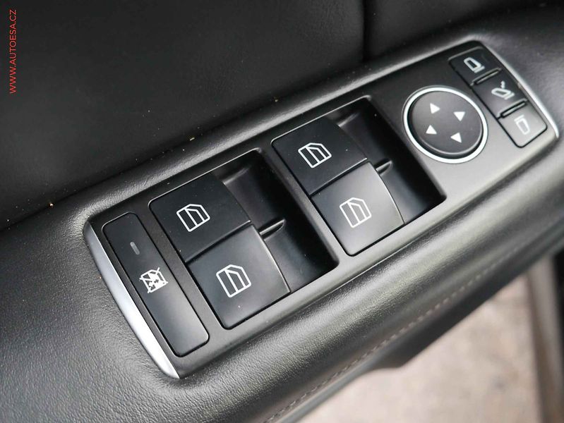 Mercedes-Benz Třídy E (2015) 3.0 CDi 350, ČR, AT, LED - fotka 10 z 20