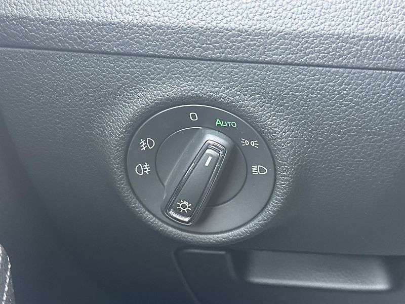 Škoda Superb (2023) Combi 2.0 TDI DSG L&K - fotka 18 z 39