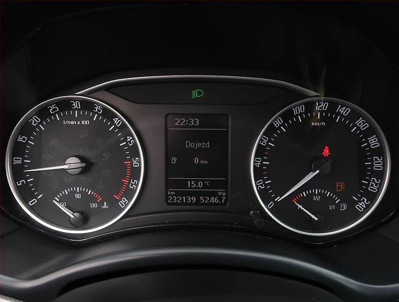 Škoda Octavia (2012) Elegance 2.0 TDI, Tempomat - fotka 11 z 19