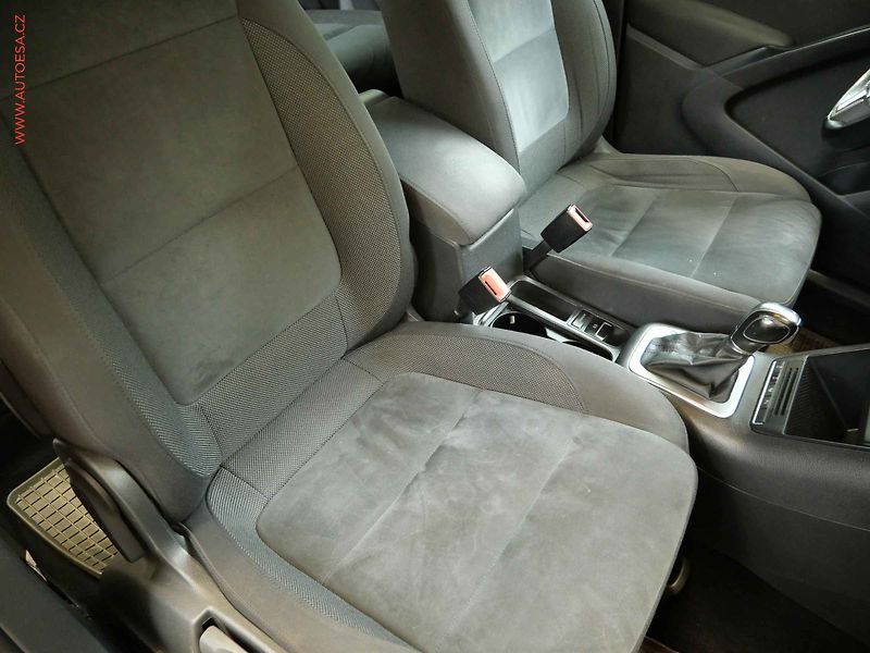 Volkswagen Tiguan (2012) 2.0TDi 4x4, DSG, navi, xenon - fotka 11 z 19