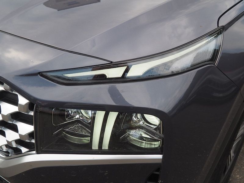 Hyundai Santa Fe (2022) 2.2 CRDi 4x4 Style Premium 8AT - fotka 7 z 48