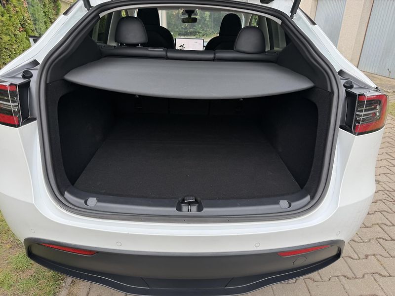 Tesla Model Y Performance-540PS-AWD-Berlín- - fotka 21 z 23