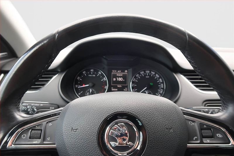 Škoda Octavia (2013) Elegance 1.8 TSI, Automat - fotka 17 z 19