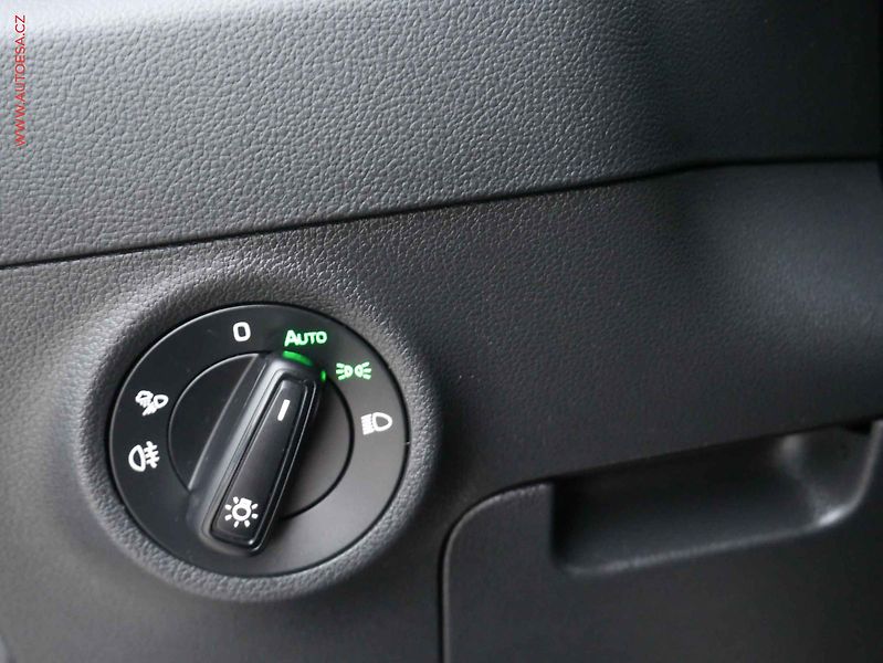 Škoda Karoq (2022) 1.5 TSi, ČR, AC, TZ, navi - fotka 18 z 20