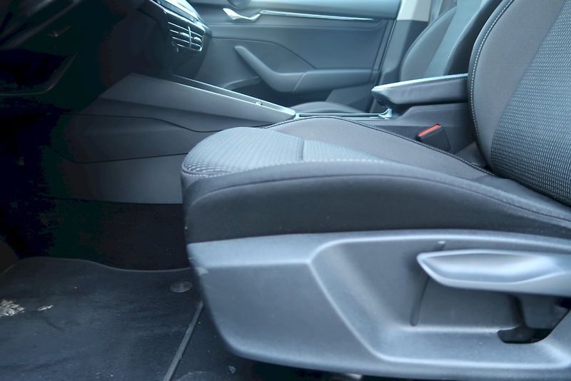 Škoda Octavia (2023) Ambition Plus 2.0 TDI 110 kW D - fotka 20 z 28