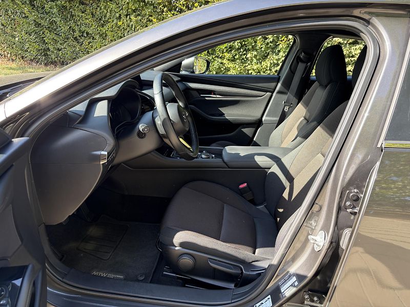 Mazda 3 2.0 Skyactiv-G Mild-Hybrid  - fotka 17 z 30