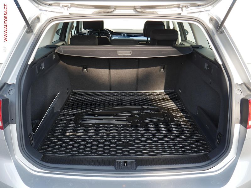 Volkswagen Passat (2017) 2.0 TDi, 1.maj, Comfortline - fotka 7 z 19