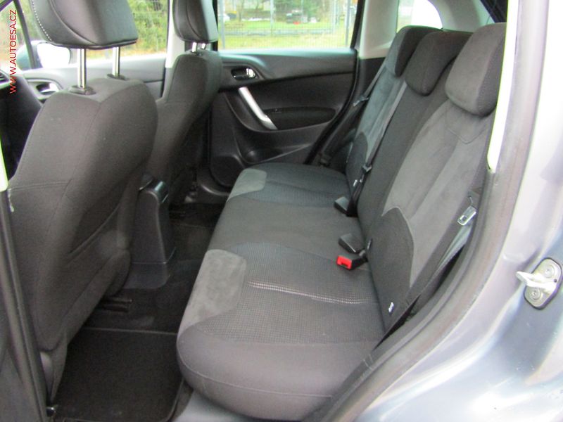 Citroën C3 (2010) 1.6VTi, AC, tempo, park.asist - fotka 16 z 20