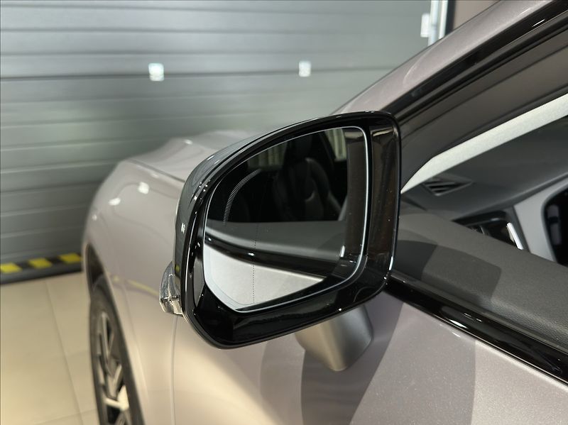 Volvo XC60 (2026) 2,0 B5  Plus Dark - fotka 9 z 30