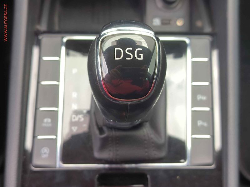 Škoda Superb (2016) 1.6 TDi, Style, DSG, bixen - fotka 17 z 23