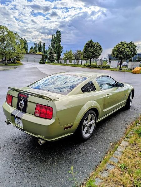 Ford Mustang GT 4,6 V8 - fotka 4 z 13