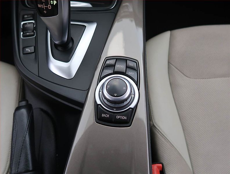 BMW Řada 4 (2015) 430d xDrive, 4X4, Automat - fotka 19 z 25