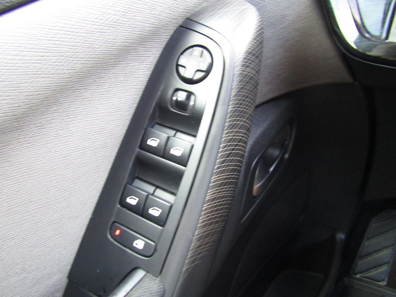 Citroën C4 Picasso (2015) 1.6 HDI 88kW PLNÁ VÝBAVA - fotka 32 z 40